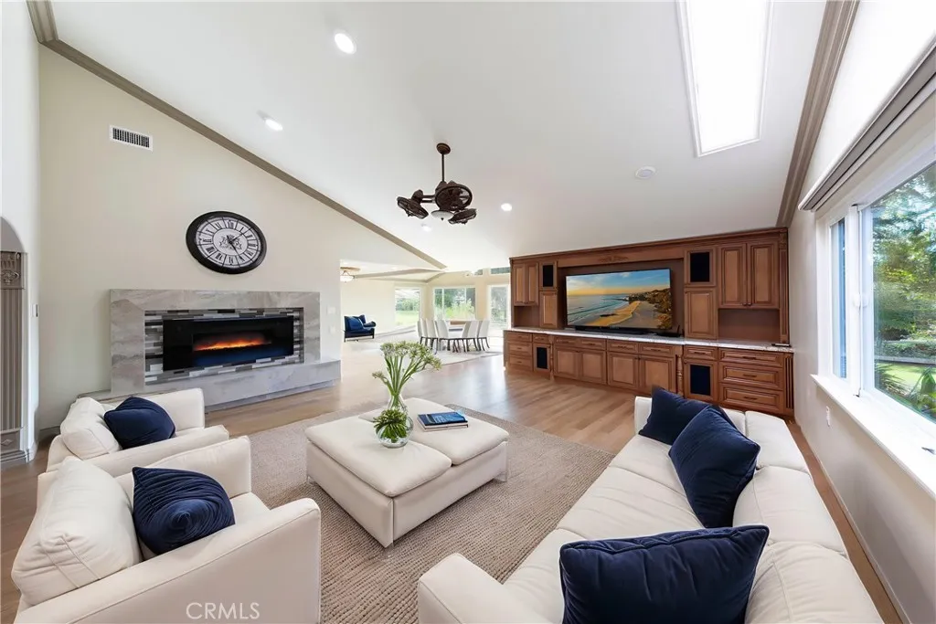 5446 Alta Vista, Laguna Woods, California 92637 home-pic-10