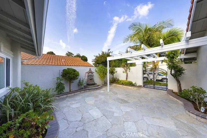 5446 Alta Vista, Laguna Woods, California 92637 home-pic-4