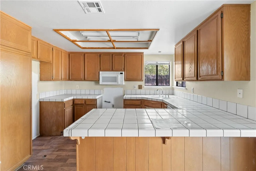 5125 Ruby Court, Quartz Hill, California 93536 home-pic-2