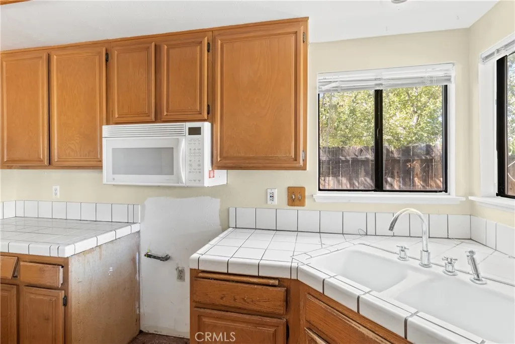 5125 Ruby Court, Quartz Hill, California 93536 home-pic-4