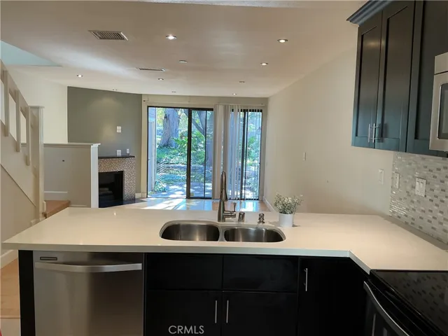 251 Pineview, Irvine, California 92620