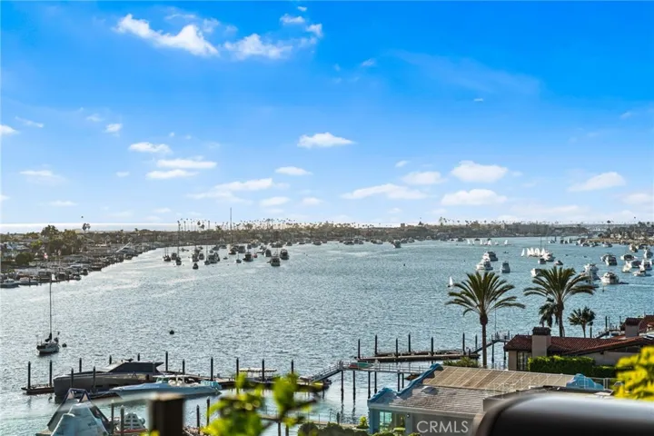 Primary Retreat-Your Private Gallery for the Daily Procession of Sailboats and Yachts.. View Northwest