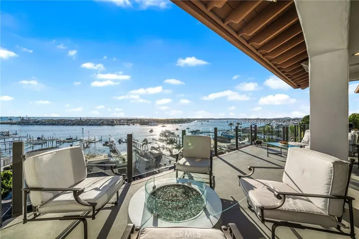 Great Room Terrace-Gas Plumbed Artisan Fireplace on Main-2nd Level/Enjoy Outdoors Year Round-Christmas Boat Parade of Lights, Fireworks New Year's, Summer, July 4th View Northwest