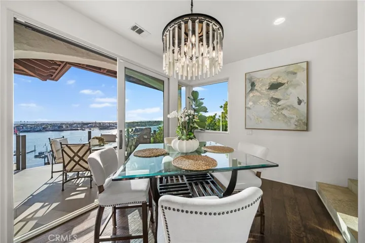 Breakfast Nook/Dinette-Seats 4 Under Beautiful Chandelier Lighting Northwest View/Terrace Access