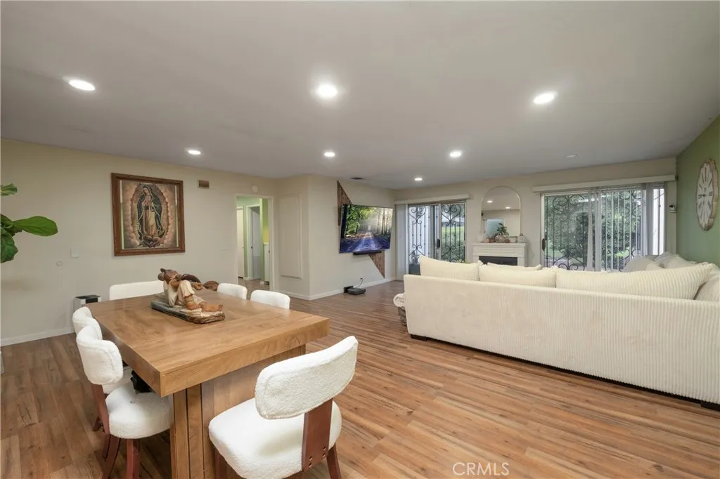 5680 Falling Leaf, Jurupa Valley, California 92509 home-pic-8