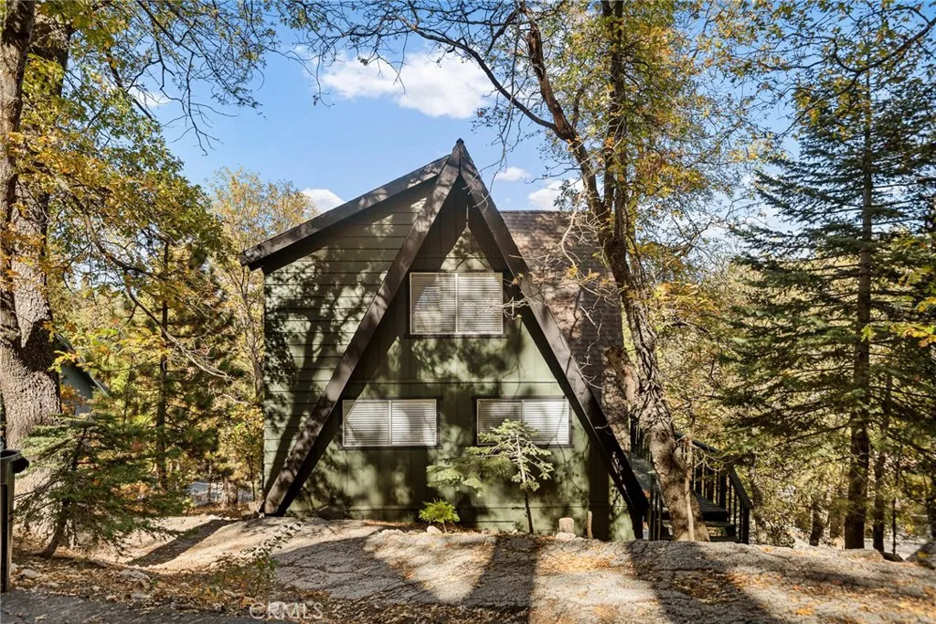 206 S Fairway, Lake Arrowhead, California 92391 home-pic-4