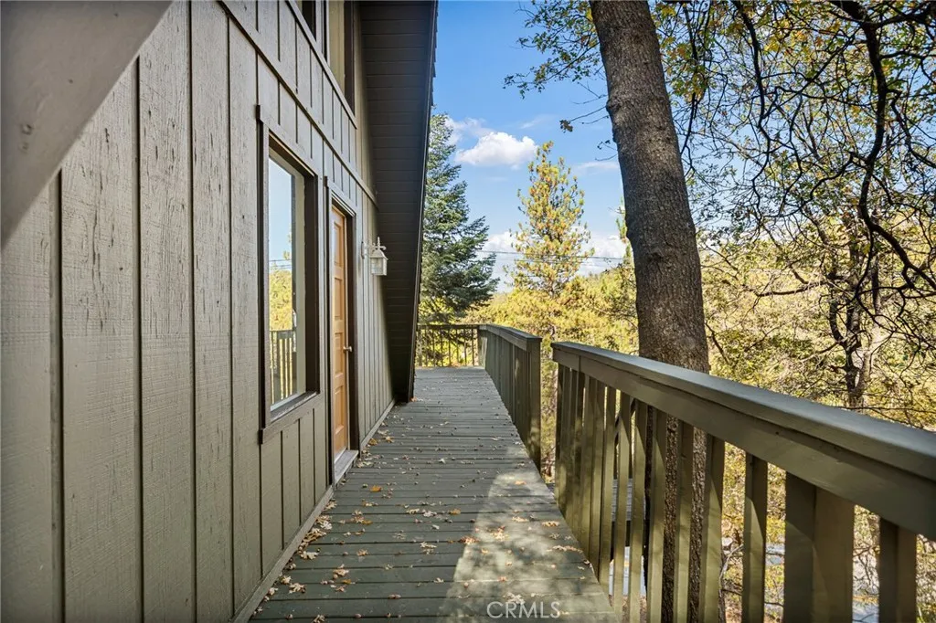 206 S Fairway, Lake Arrowhead, California 92391 home-pic-6