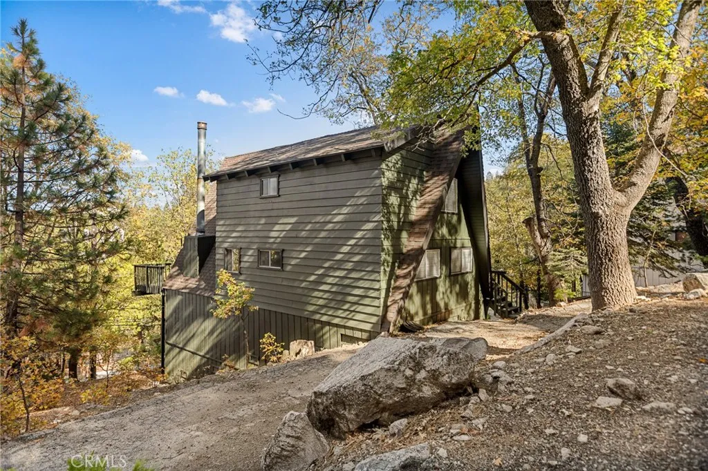 206 S Fairway, Lake Arrowhead, California 92391 home-pic-3