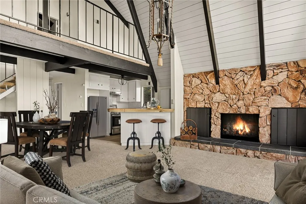 206 S Fairway, Lake Arrowhead, California 92391 home-pic-1