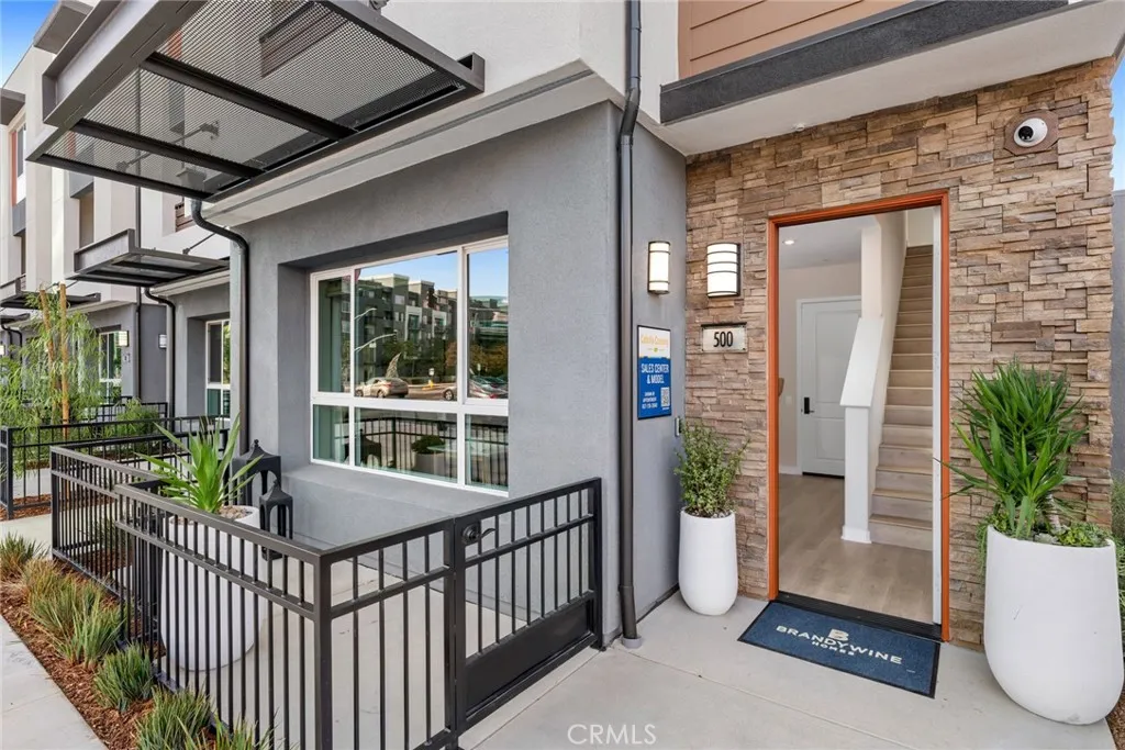 1818 E. 1st Street 500, Santa Ana, California 92705 home-pic-3