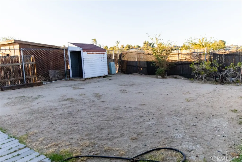 14385 Cactus Drive, Victorville, California 92395 home-pic-24