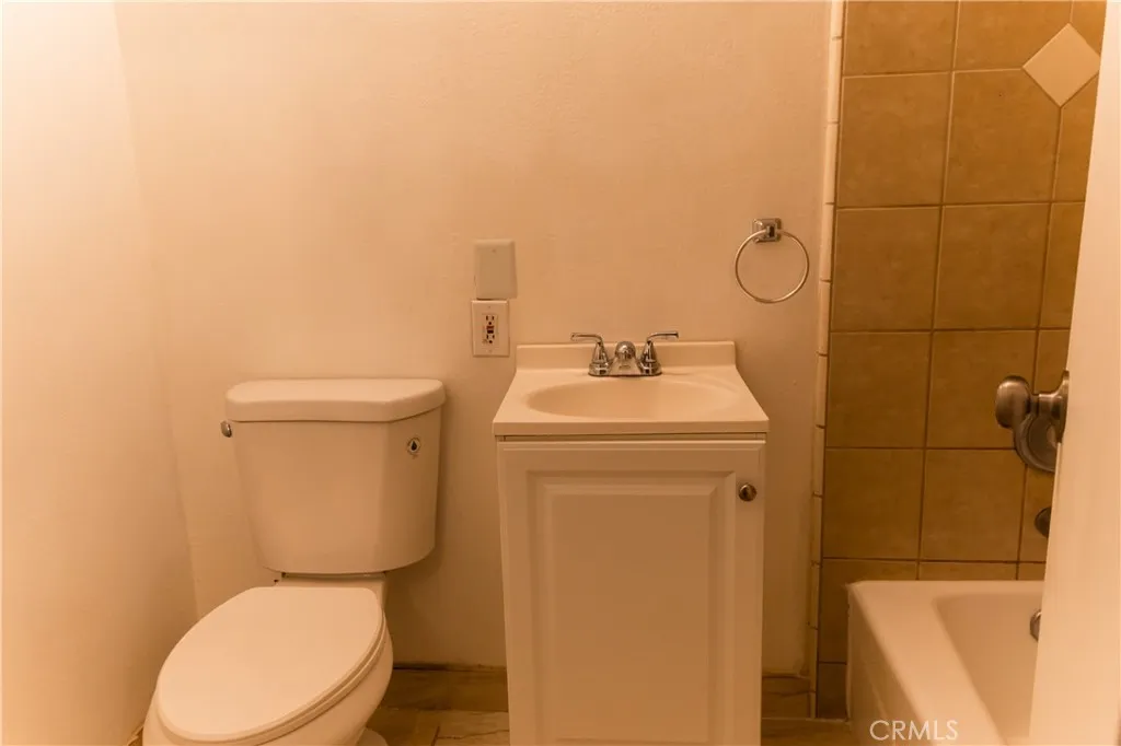 14385 Cactus Drive, Victorville, California 92395 home-pic-12