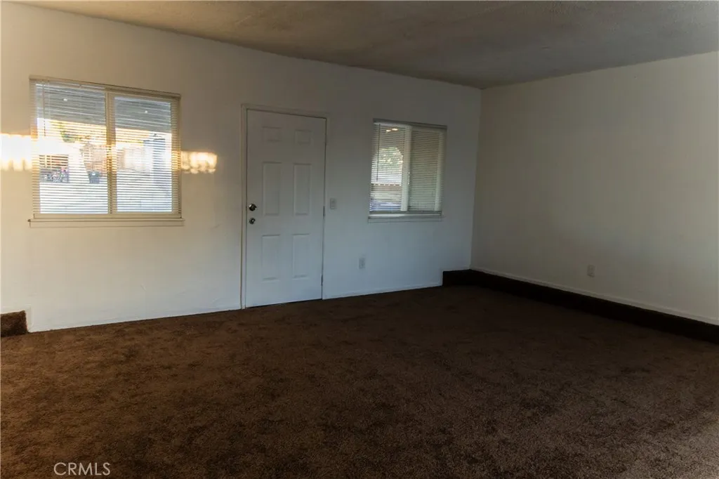 14385 Cactus Drive, Victorville, California 92395 home-pic-2