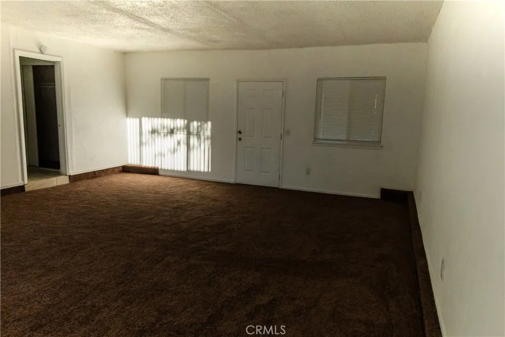 14385 Cactus Drive, Victorville, California 92395 home-pic-3
