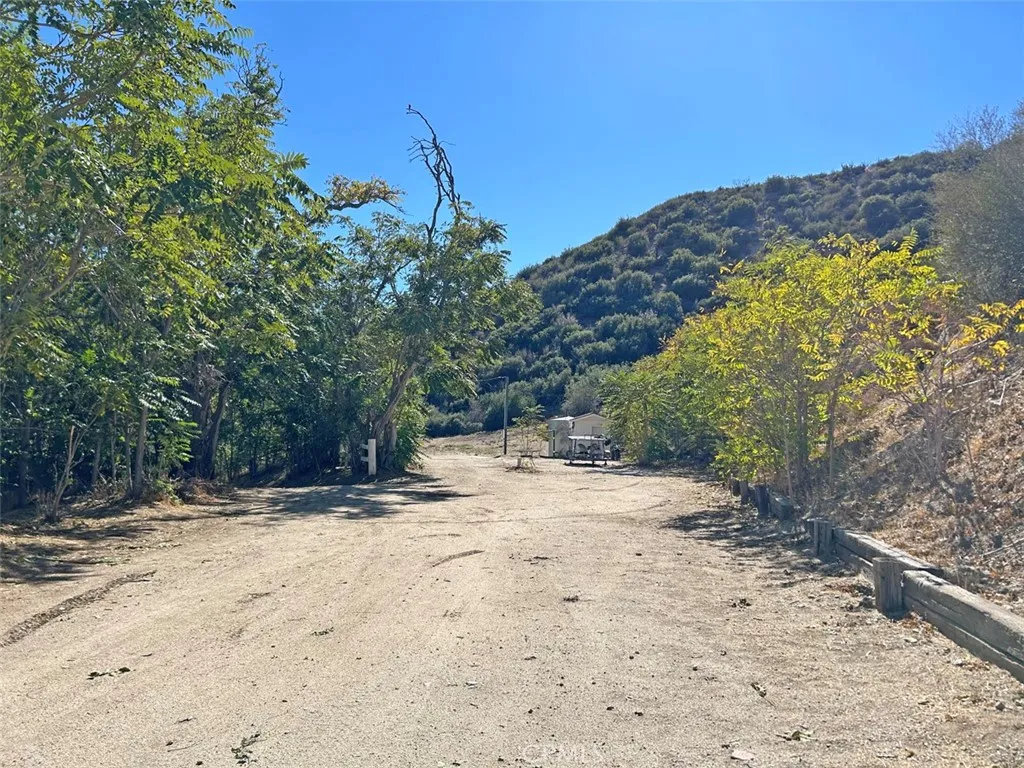 43155 Lake Hughes, Lake Hughes, California 93532 home-pic-1