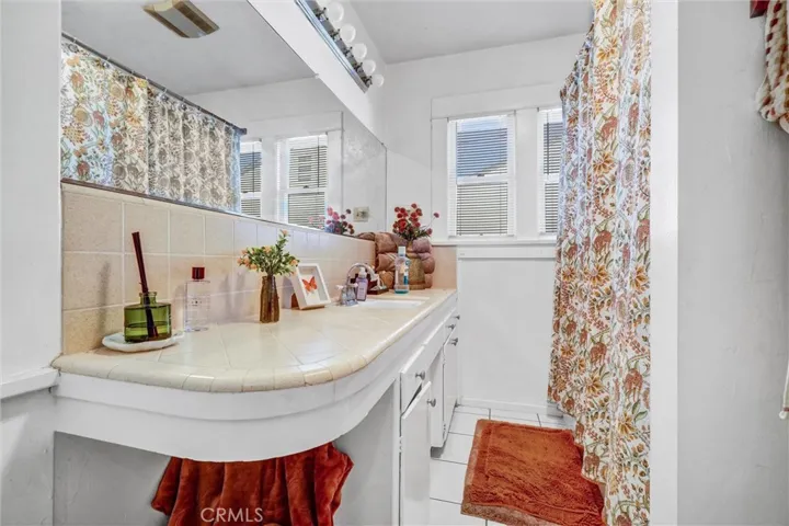 Unit A - Bathroom