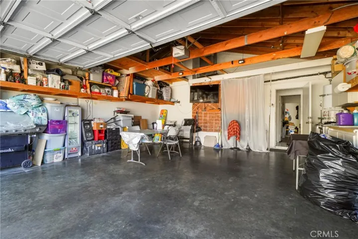 Unit B - 2 cars Garage
