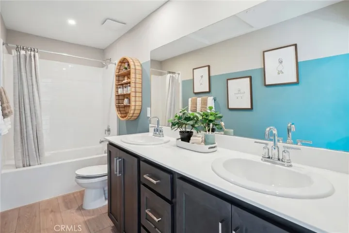 MODEL HOME