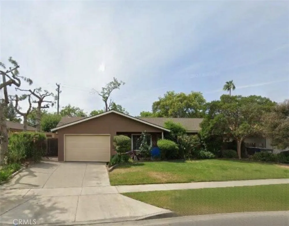 3095 W Bellaire, Fresno, California 93722 home-pic-0