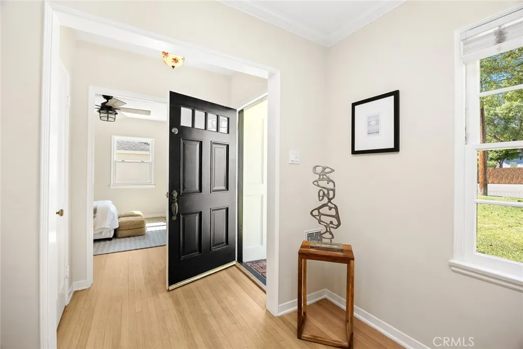 852 E Howard Street, Pasadena, California 91104 home-pic-1