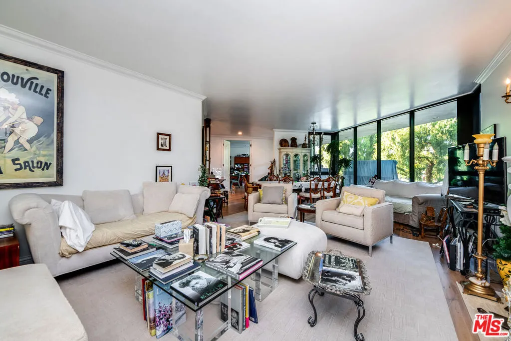 10061 Valley Spring Lane, Toluca Lake, California 91602 home-pic-14