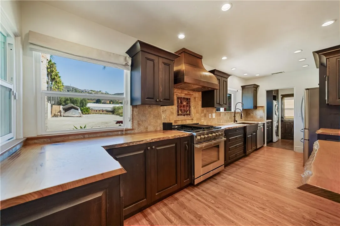 1955 Friendly, Vista, California 92084 home-pic-15