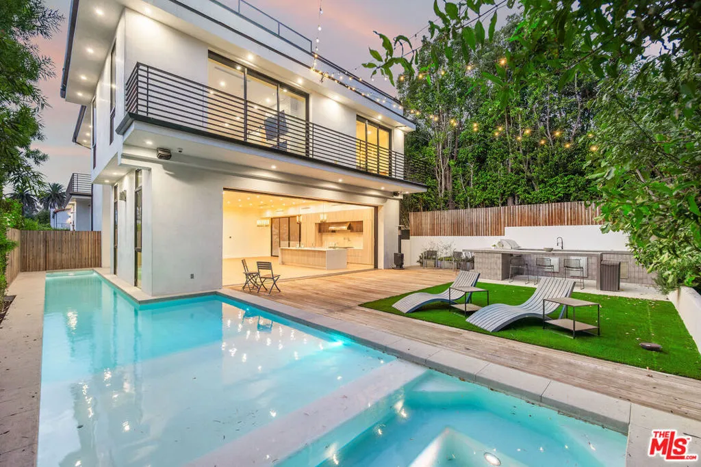 444 N Laurel Avenue, Los Angeles, California 90048 home-pic-27