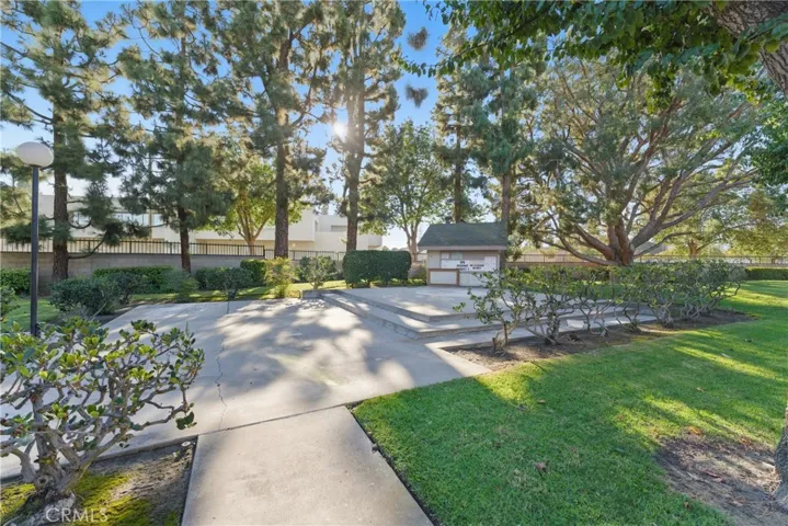 5950 Imperial, South Gate, California 90280