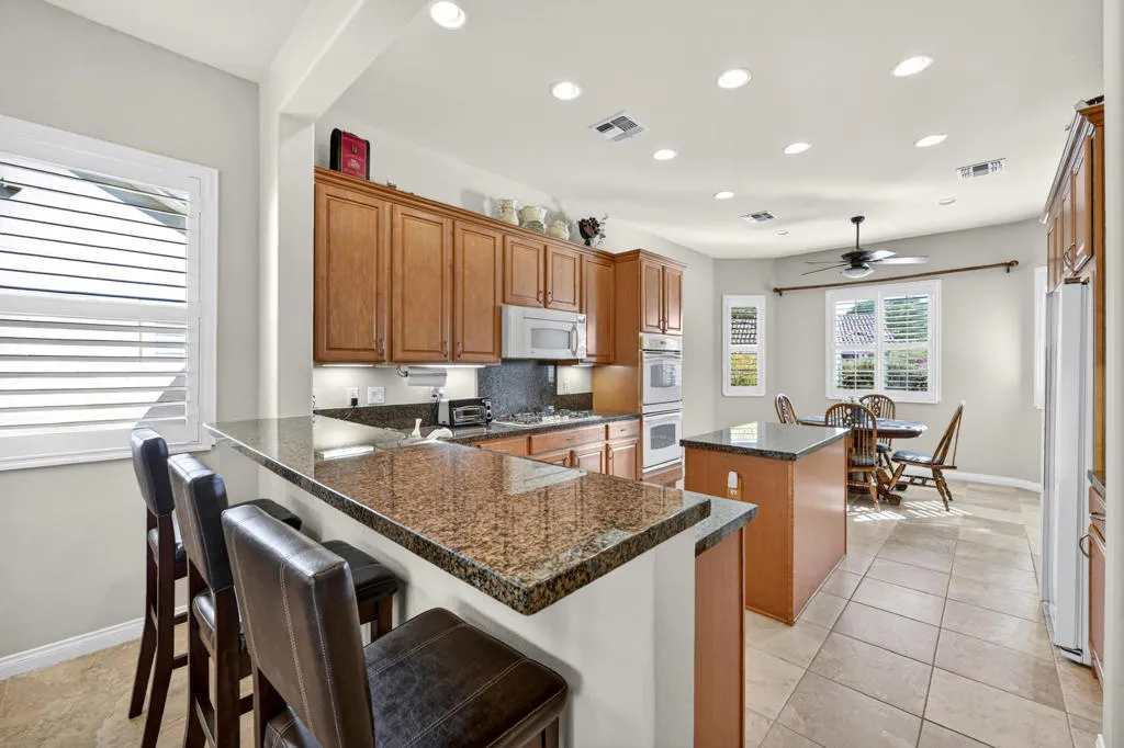 80182 Avenida Aliso, Indio, California 92203 home-pic-5