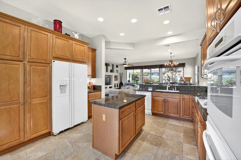 80182 Avenida Aliso, Indio, California 92203 home-pic-6