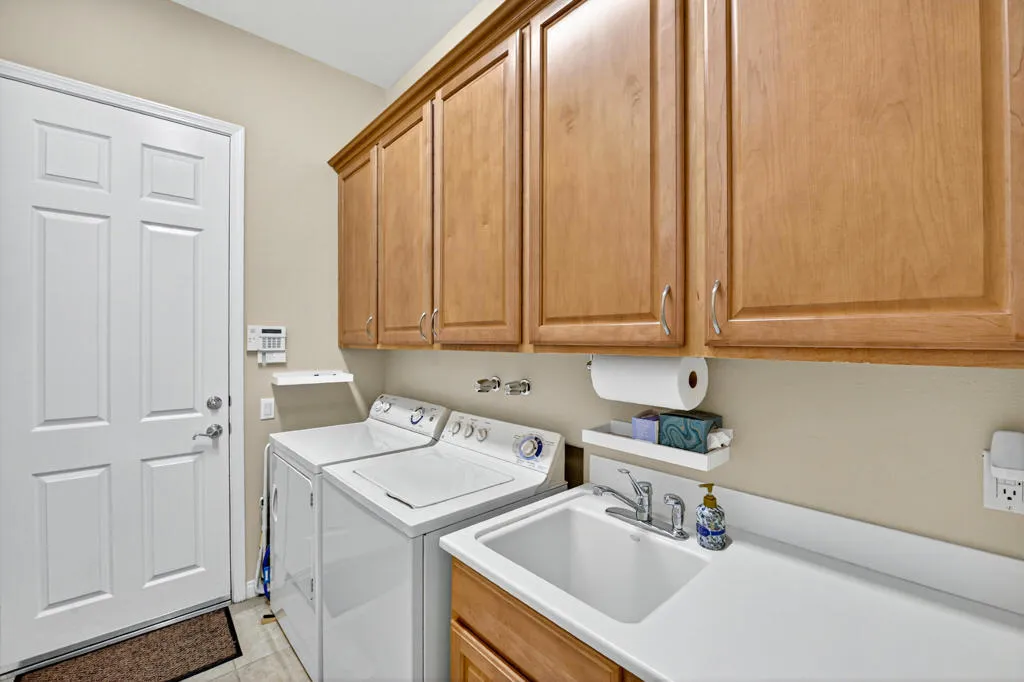 80182 Avenida Aliso, Indio, California 92203 home-pic-24