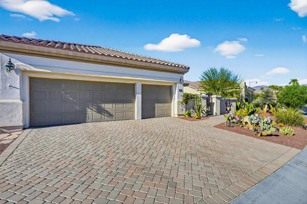 80182 Avenida Aliso, Indio, California 92203 home-pic-36