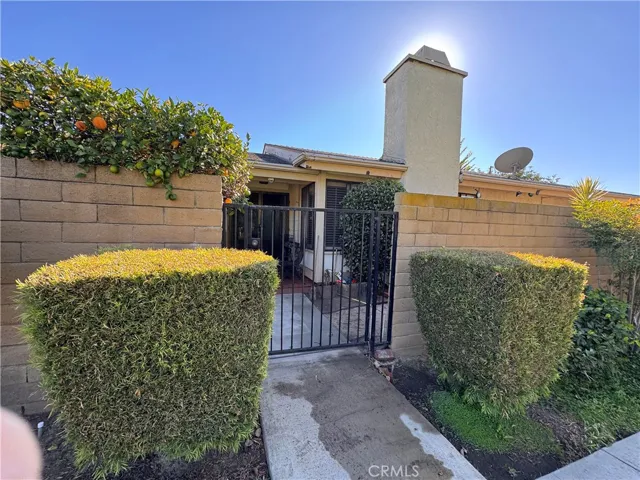 2133 Barclay, Santa Ana, California 92701