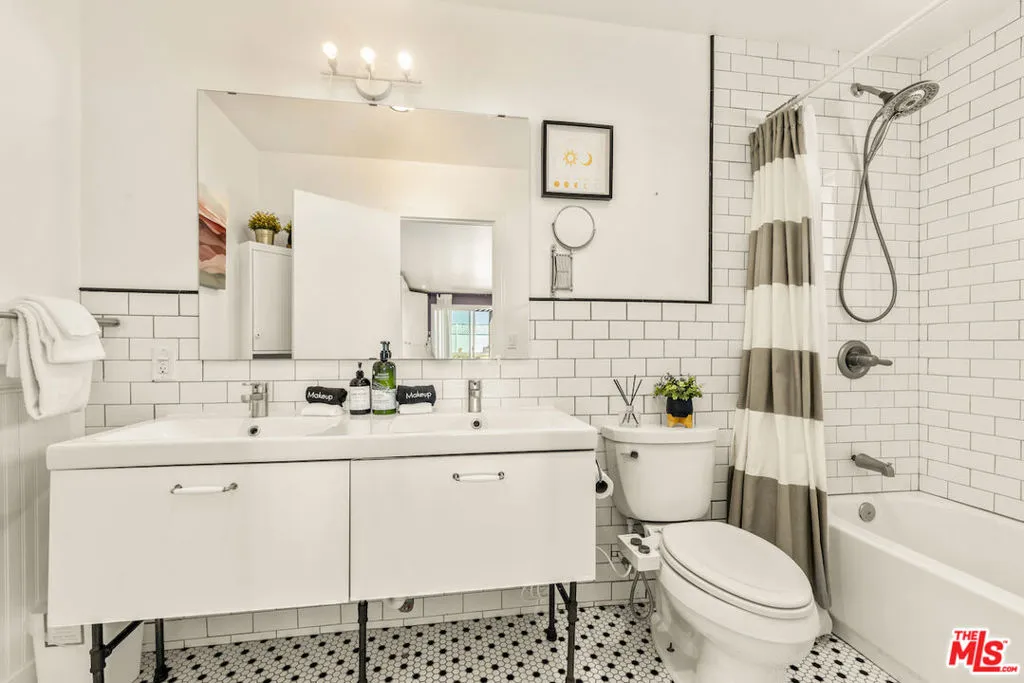 2651 Foxy Flats Road, Joshua Tree, California 92252 home-pic-20