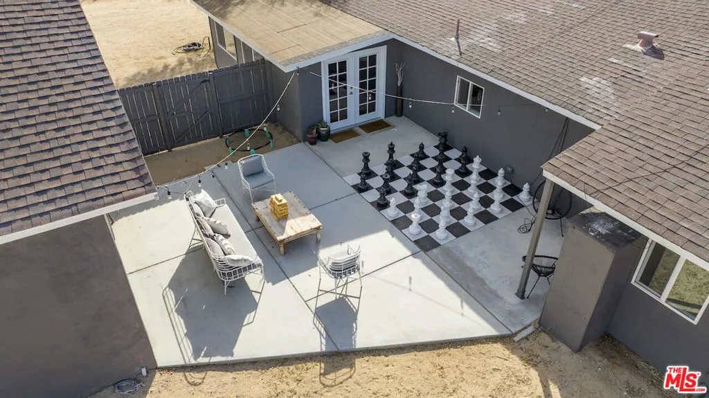 2651 Foxy Flats Road, Joshua Tree, California 92252 home-pic-31