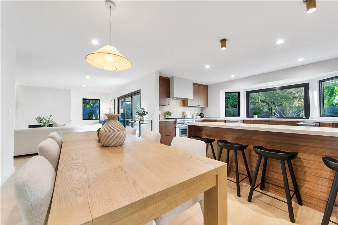 19321 Manor Point Circle, Huntington Beach, California 92648 home-pic-13