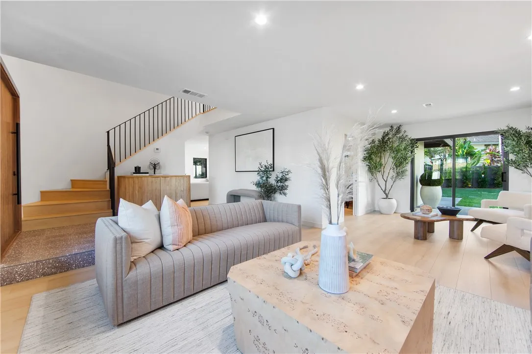 19321 Manor Point Circle, Huntington Beach, California 92648 home-pic-11