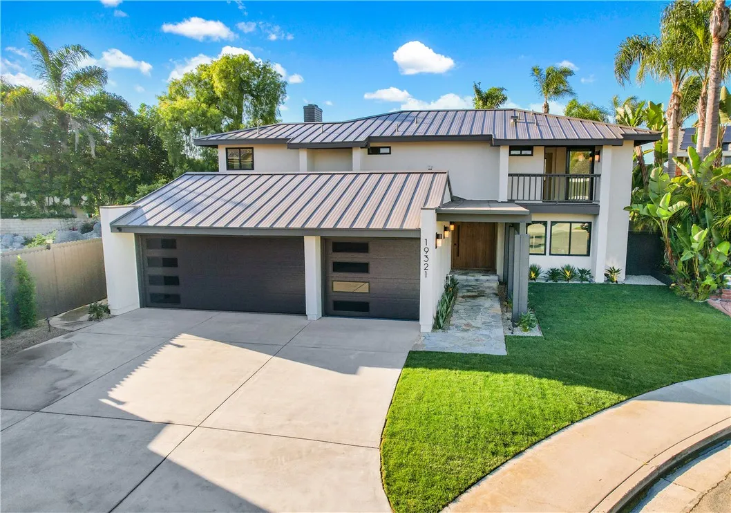 19321 Manor Point Circle, Huntington Beach, California 92648 home-pic-1