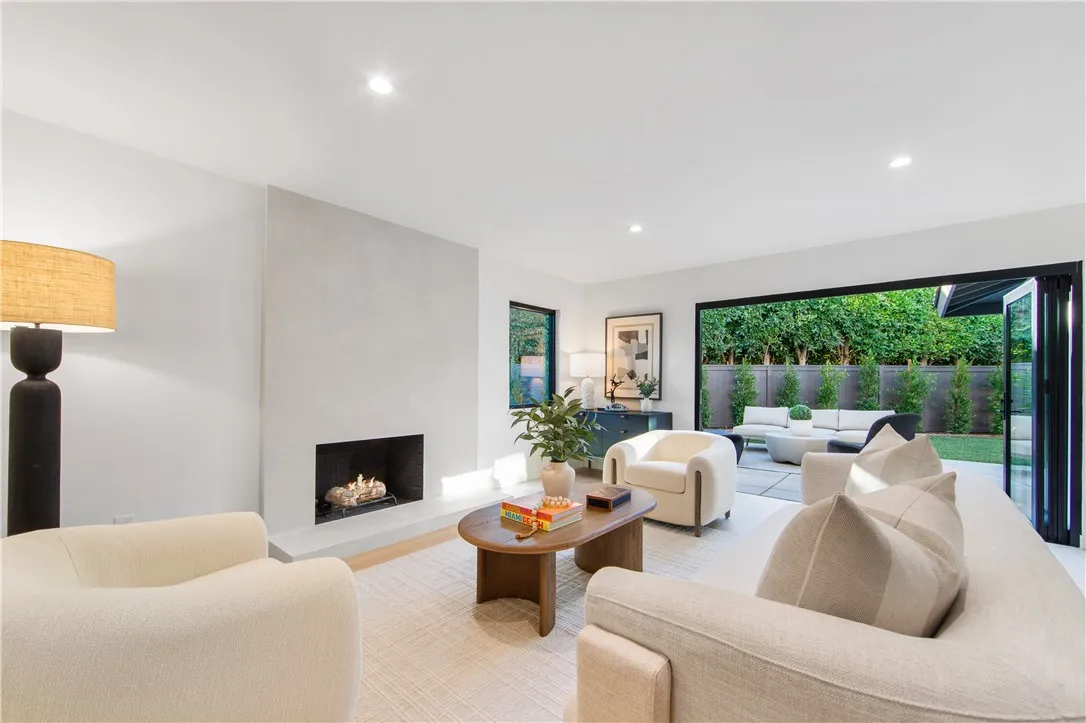 19321 Manor Point Circle, Huntington Beach, California 92648 home-pic-22