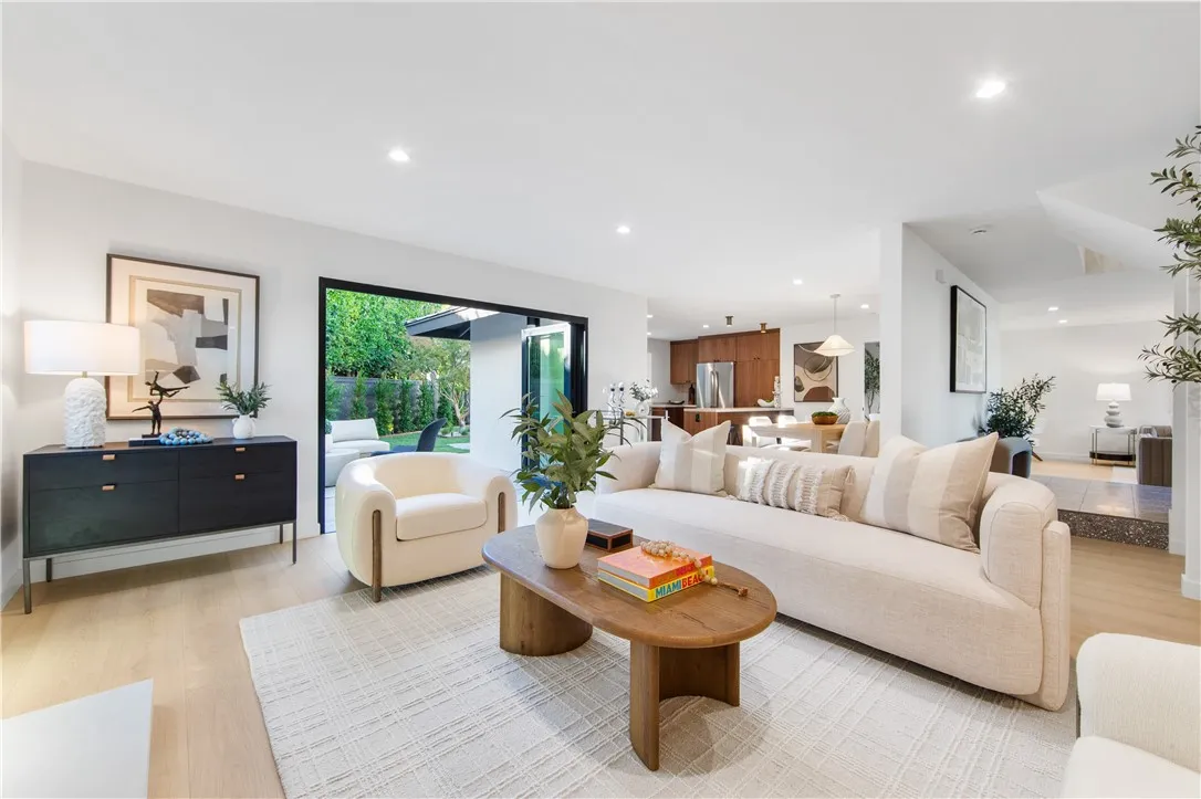 19321 Manor Point Circle, Huntington Beach, California 92648 home-pic-23