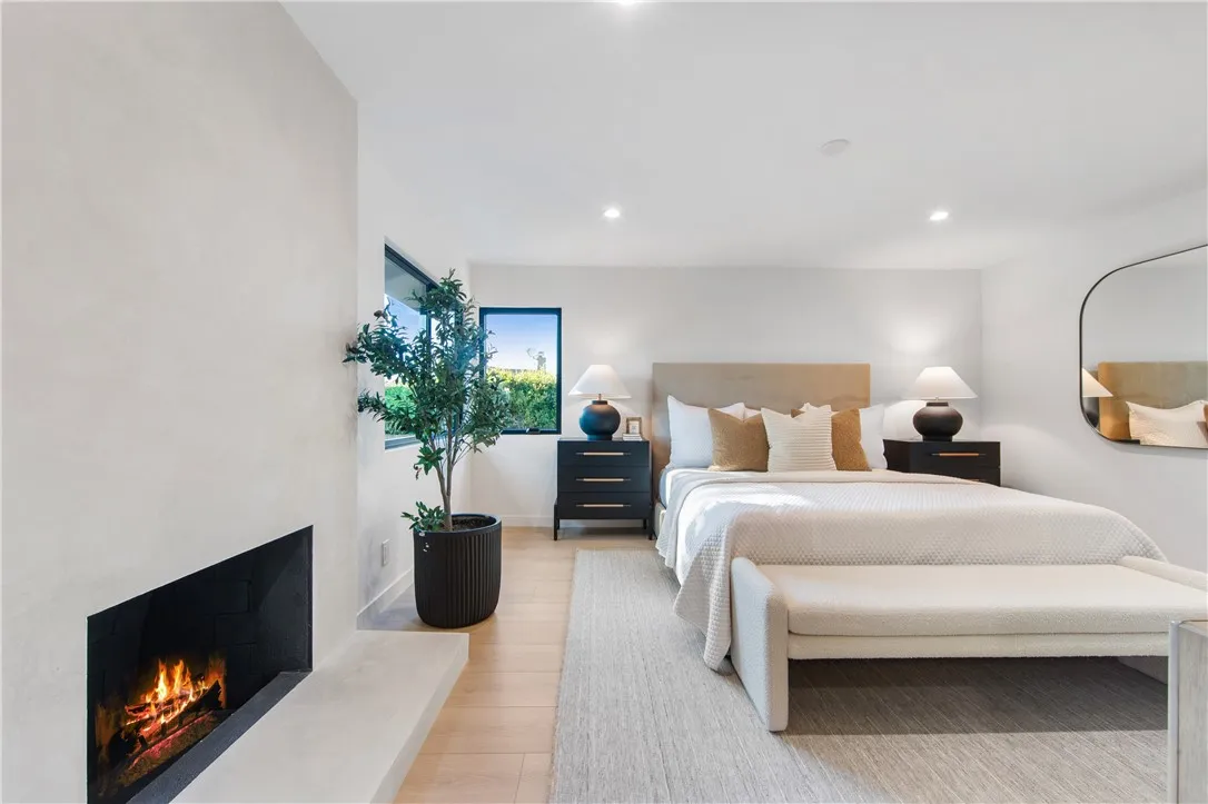 19321 Manor Point Circle, Huntington Beach, California 92648 home-pic-32