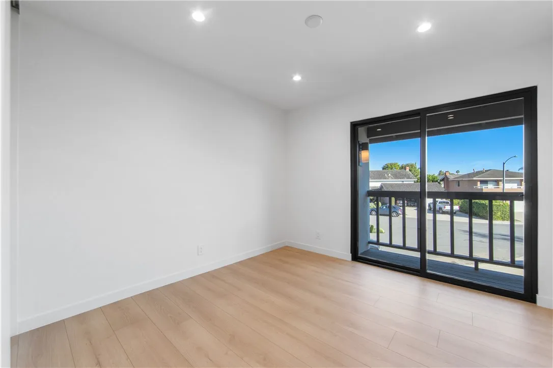 19321 Manor Point Circle, Huntington Beach, California 92648 home-pic-45