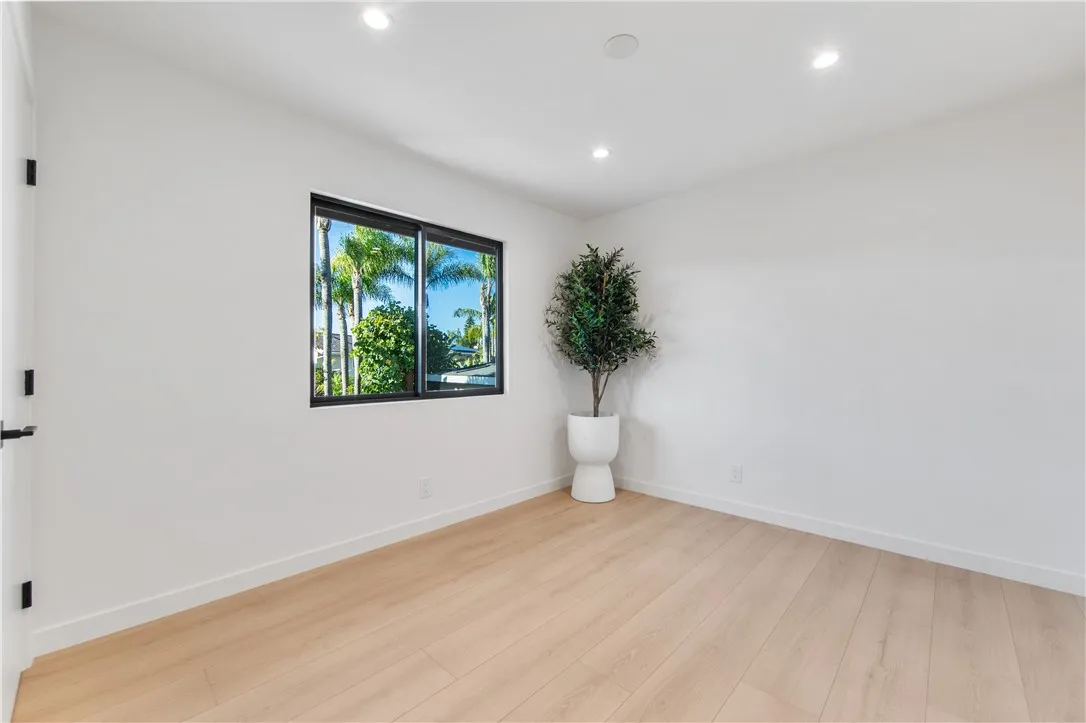 19321 Manor Point Circle, Huntington Beach, California 92648 home-pic-42