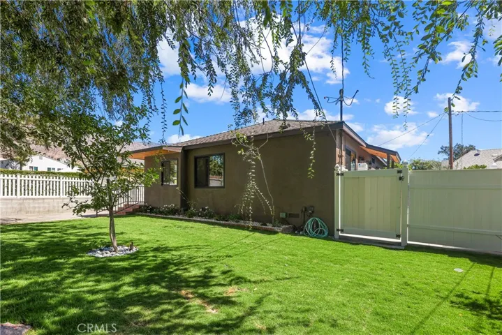1710 N Oxford, Pasadena, California 91104