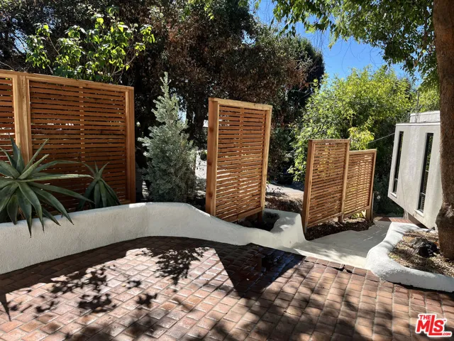 176 Jaxine Drive, Altadena, California 91001