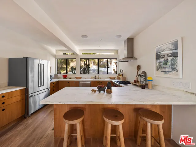 176 Jaxine Drive, Altadena, California 91001