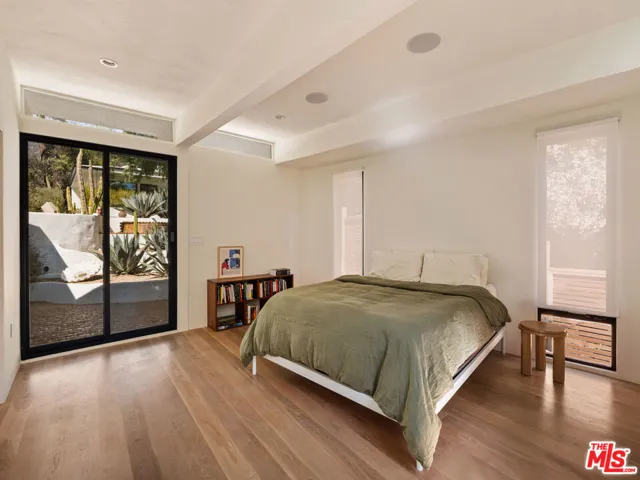 176 Jaxine Drive, Altadena, California 91001