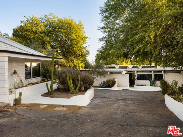 176 Jaxine Drive, Altadena, California 91001