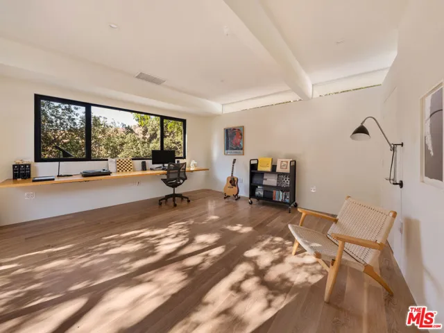 176 Jaxine Drive, Altadena, California 91001