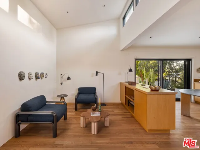 176 Jaxine Drive, Altadena, California 91001